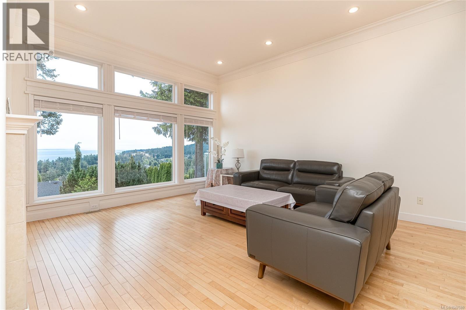  951 Seamist Rise, Saanich
