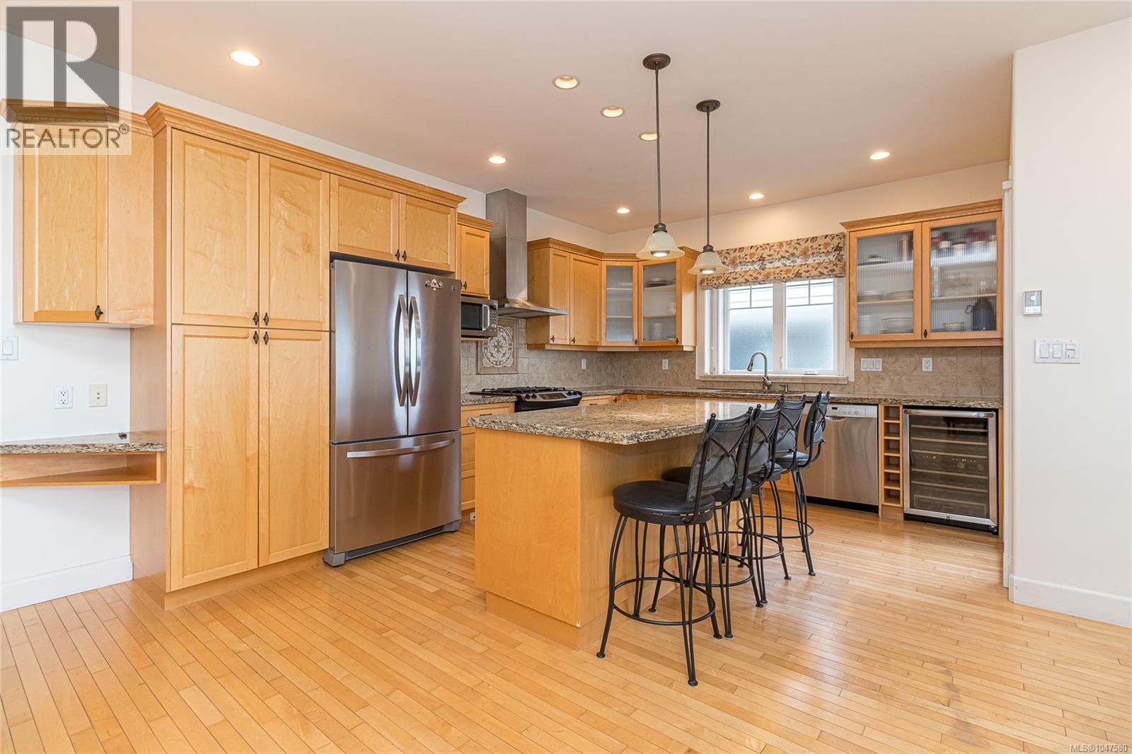  951 Seamist Rise, Saanich