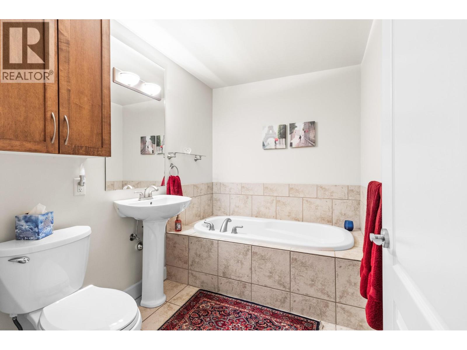502 1947 Underhill Street, Kelowna