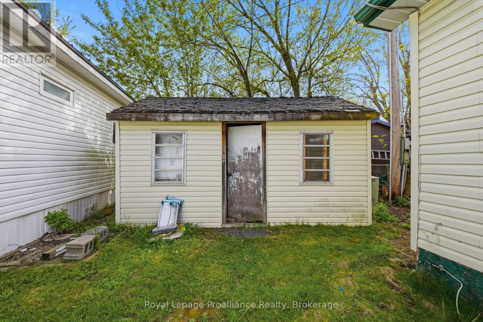 #39 63 WHITES ROAD - 22