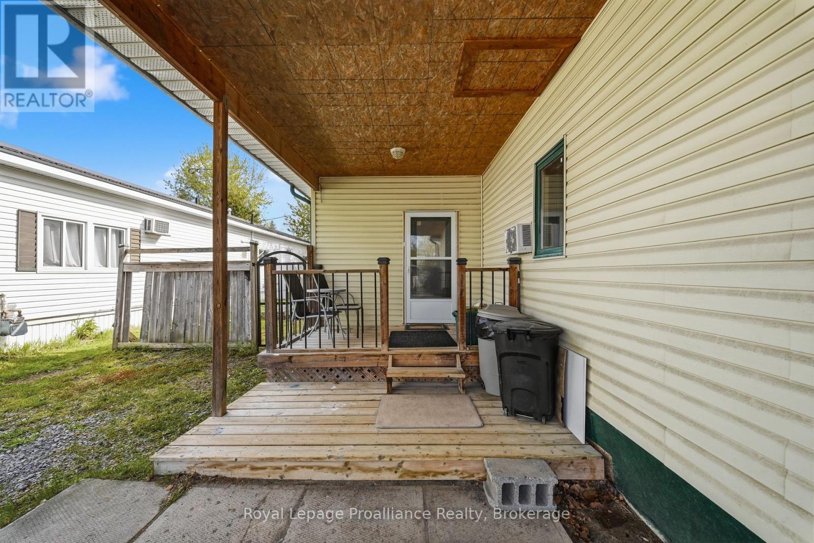 #39 63 WHITES ROAD - Image 4