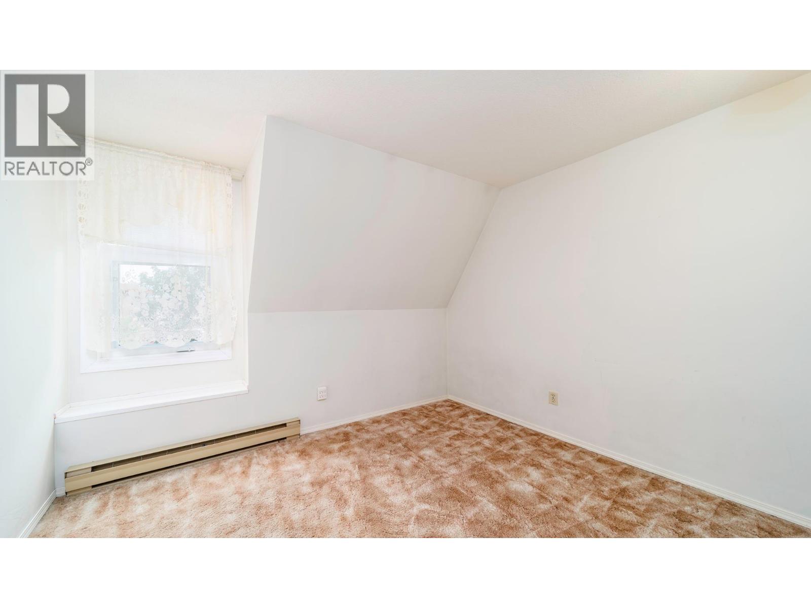 #316 575 Sutherland Avenue - 23