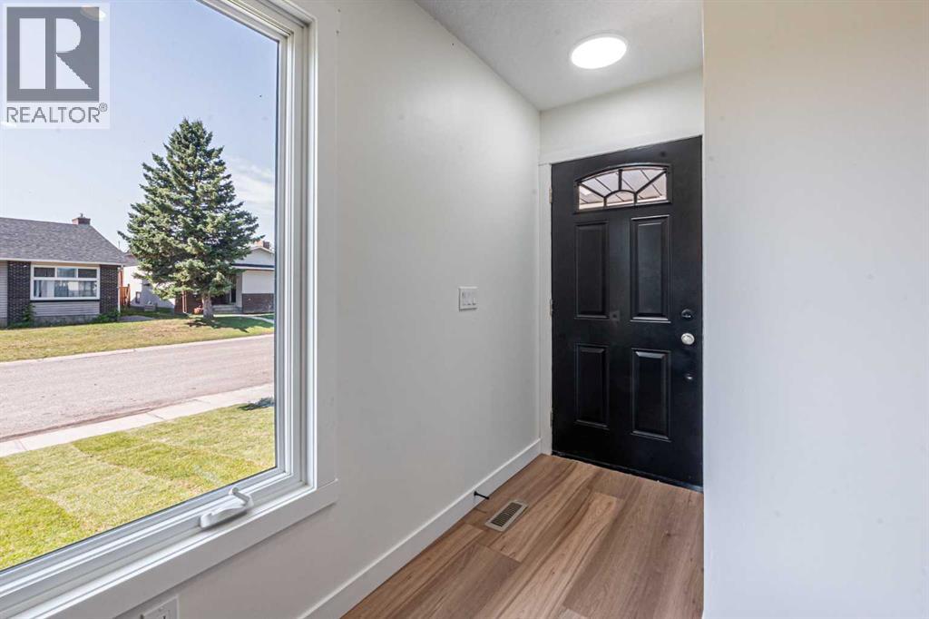 20 Castlegrove Way NE - 6