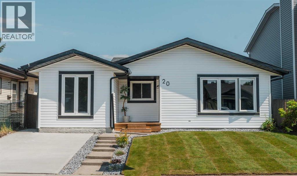 20 Castlegrove Way NE - 1