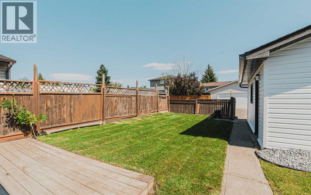 20 Castlegrove Way NE - 41