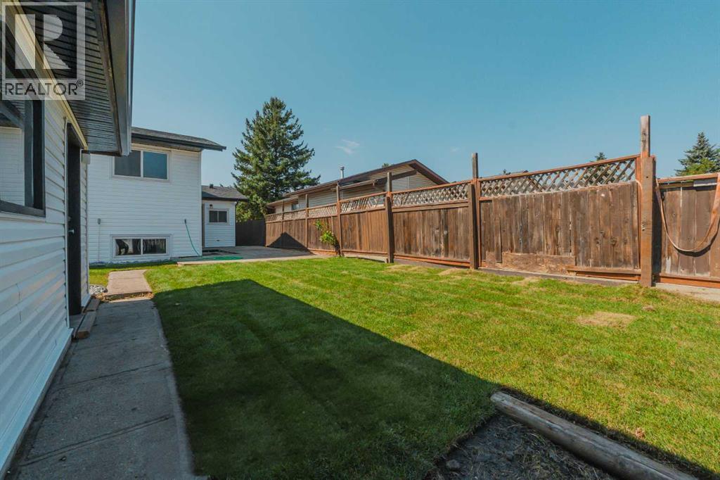 20 Castlegrove Way NE - 38