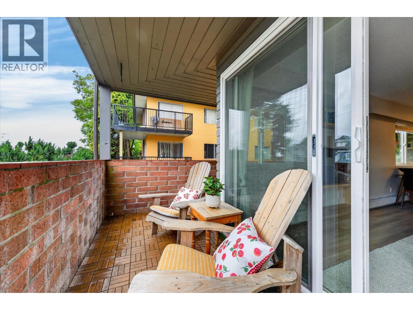 111 1011 FOURTH AVENUE, New Westminster