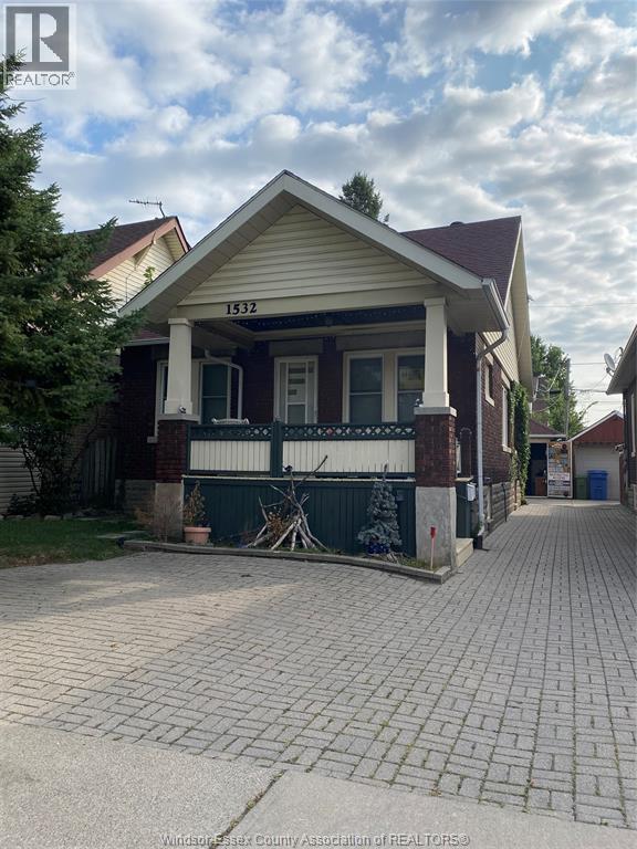 1532 DUFFERIN AVENUE