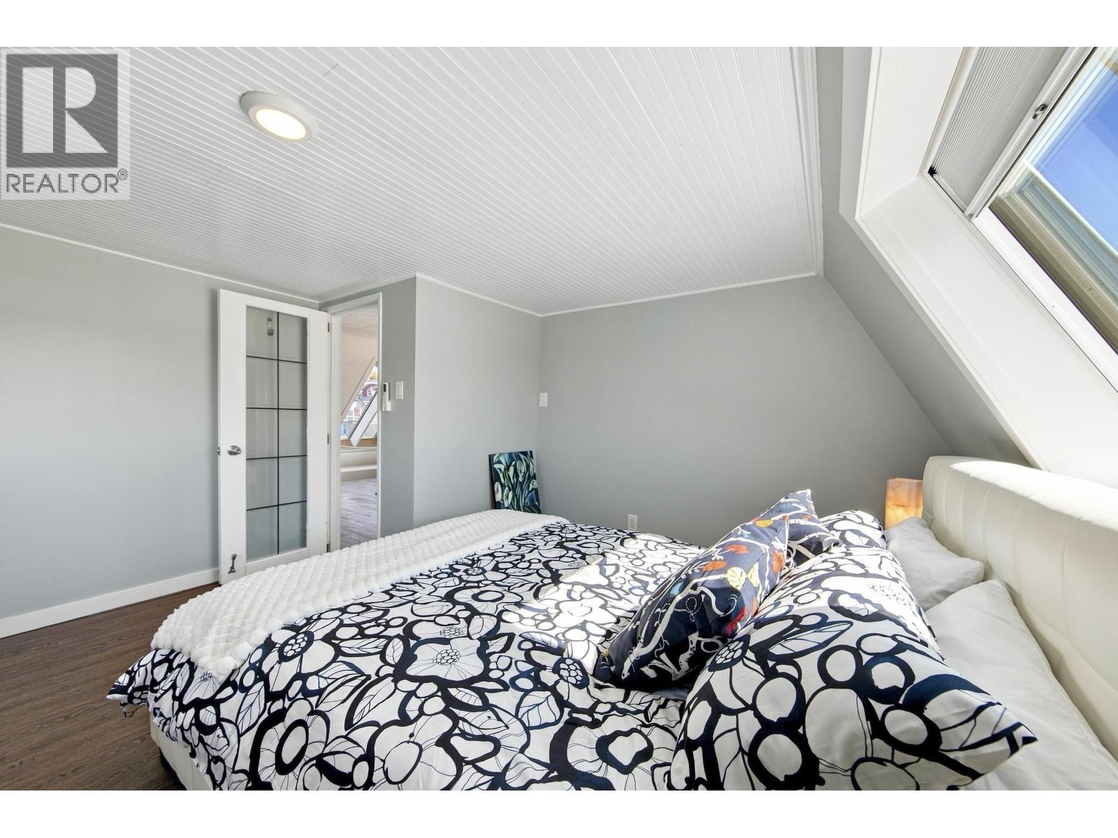 A23 415 W ESPLANADE AVENUE, North Vancouver