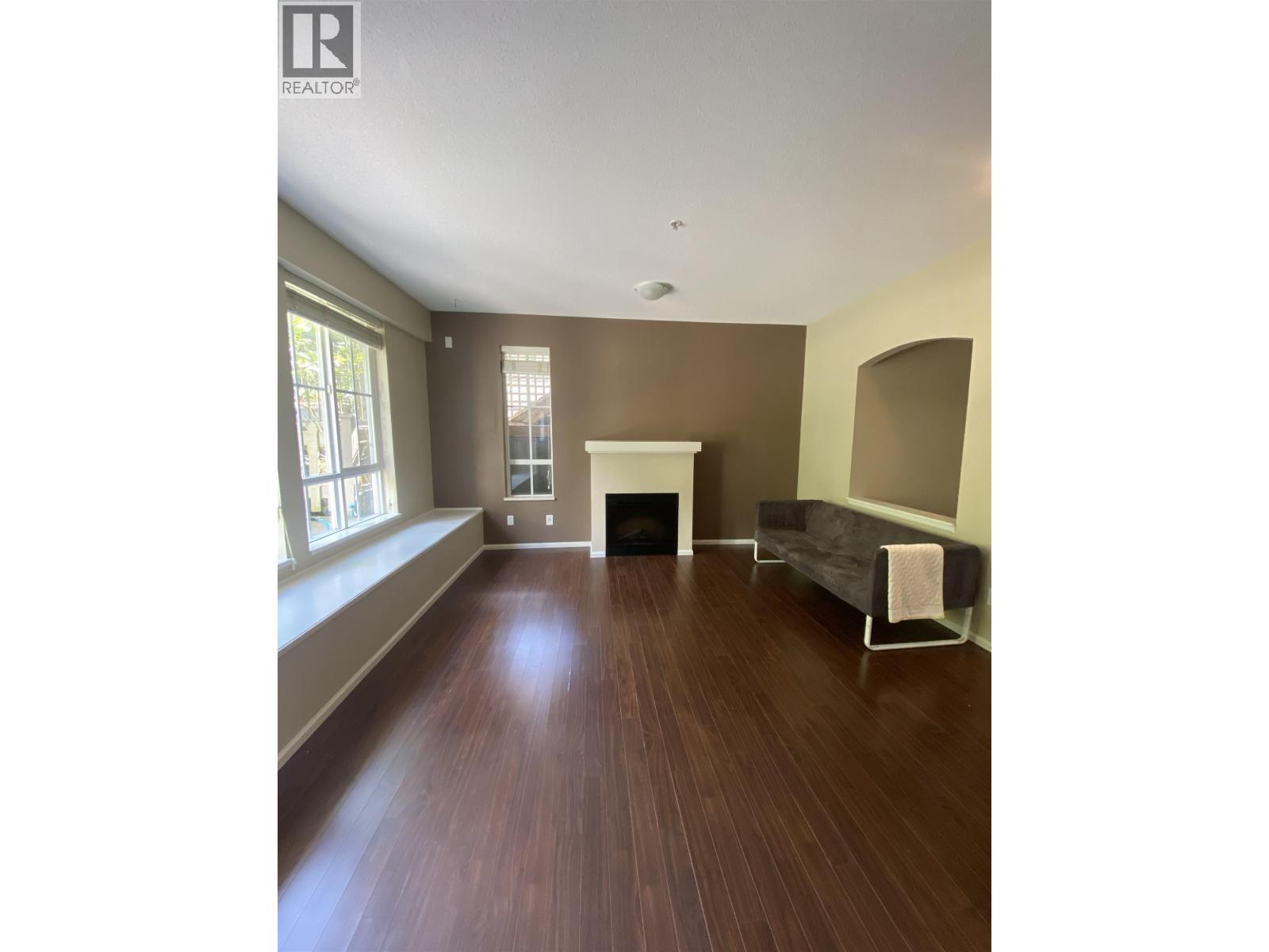 81 7503 18TH STREET, Burnaby