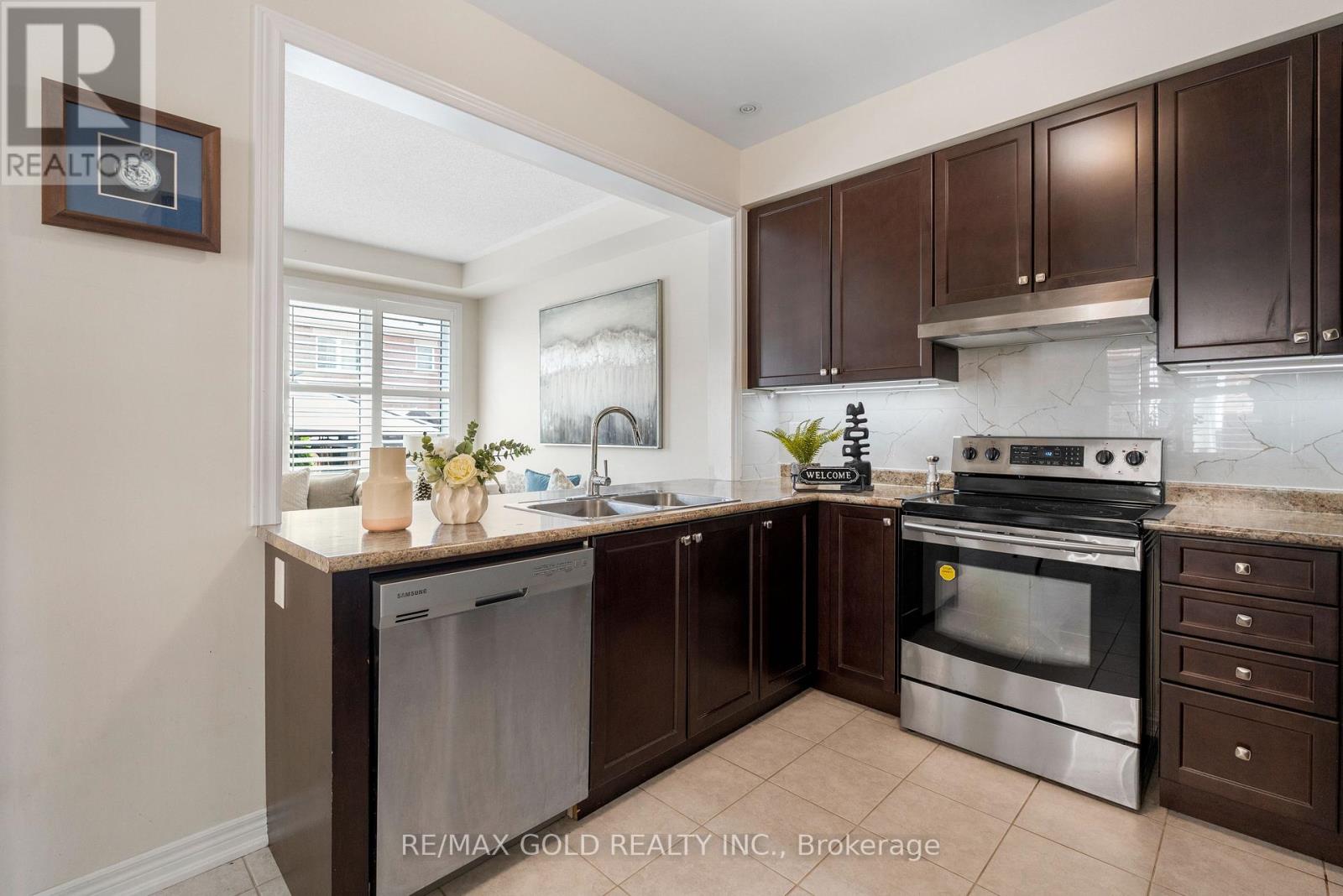 15 ANTIBES DRIVE - 11