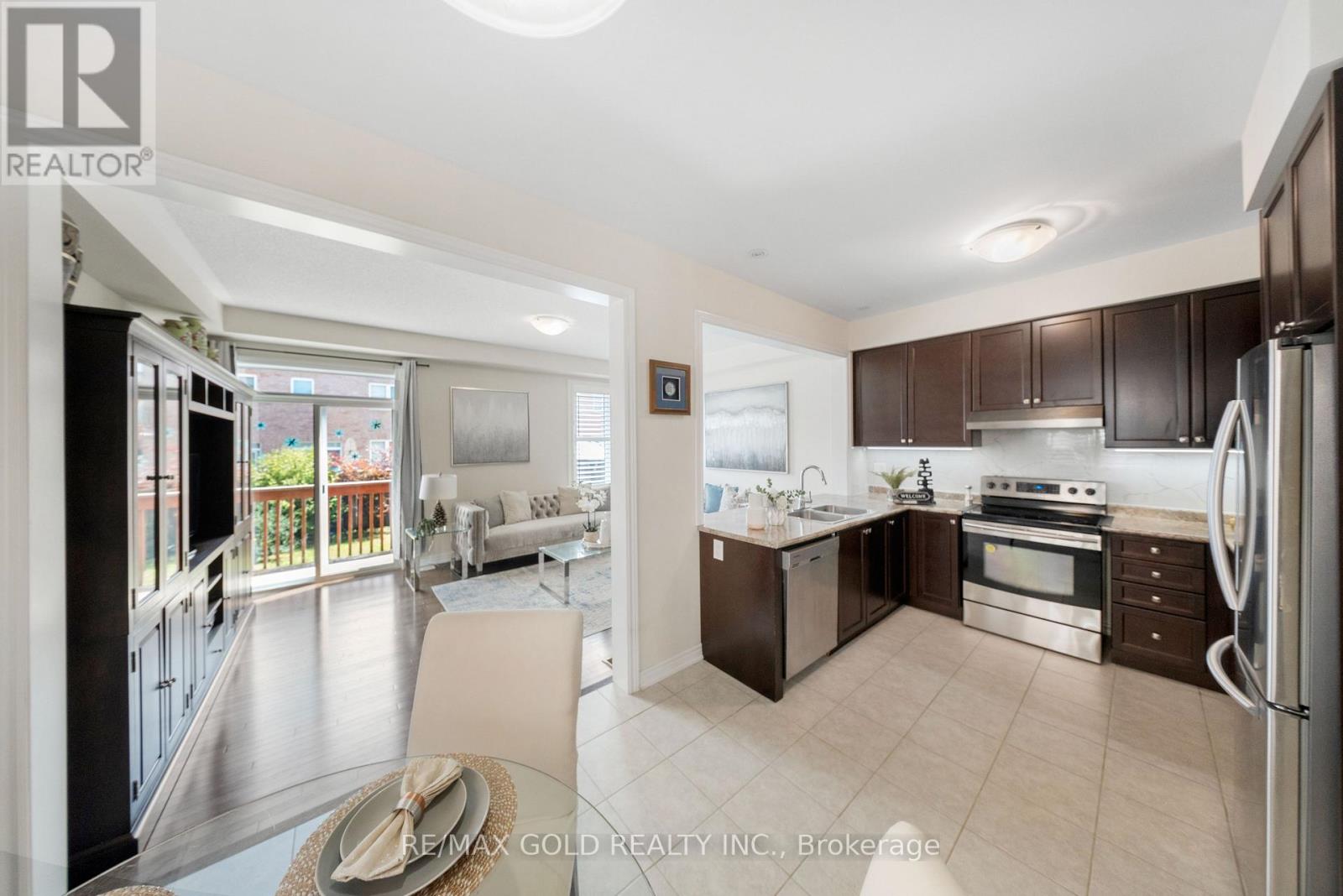 15 ANTIBES DRIVE - 15