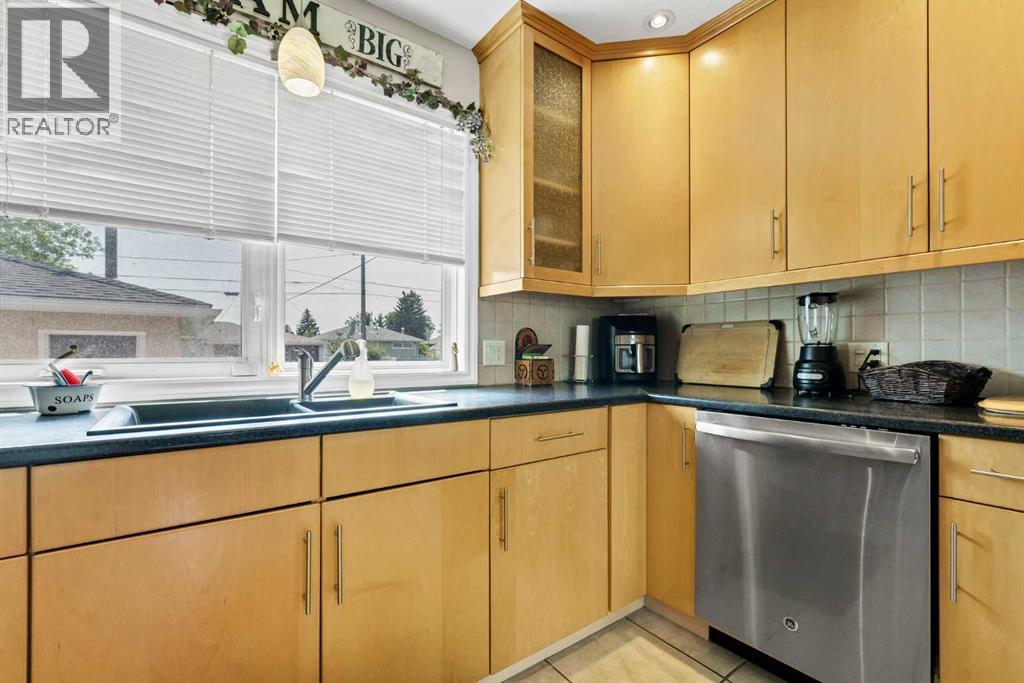 117 14 Street NW - Image 18