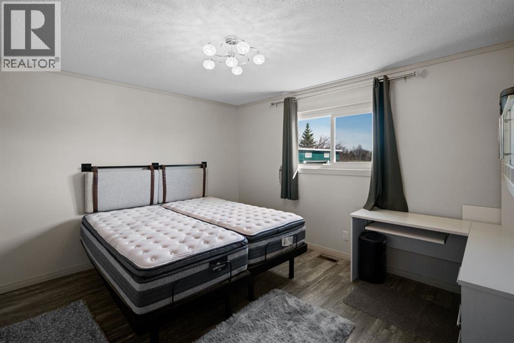 3936 56A Street Close - Image 11