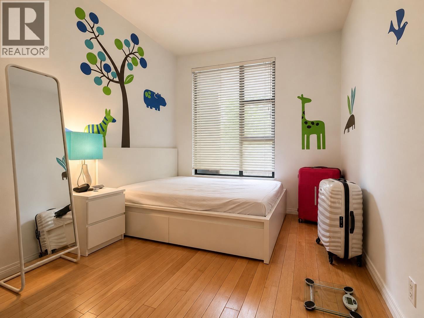 22** 12TH Avenue, Vancouver, British Columbia, V6K4T5, Vancouver, British Columbia — photo 5 of 5