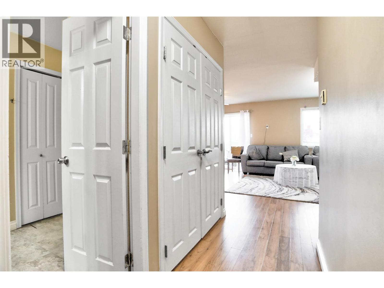 95 ECKHARDT Avenue Unit# 203, Penticton