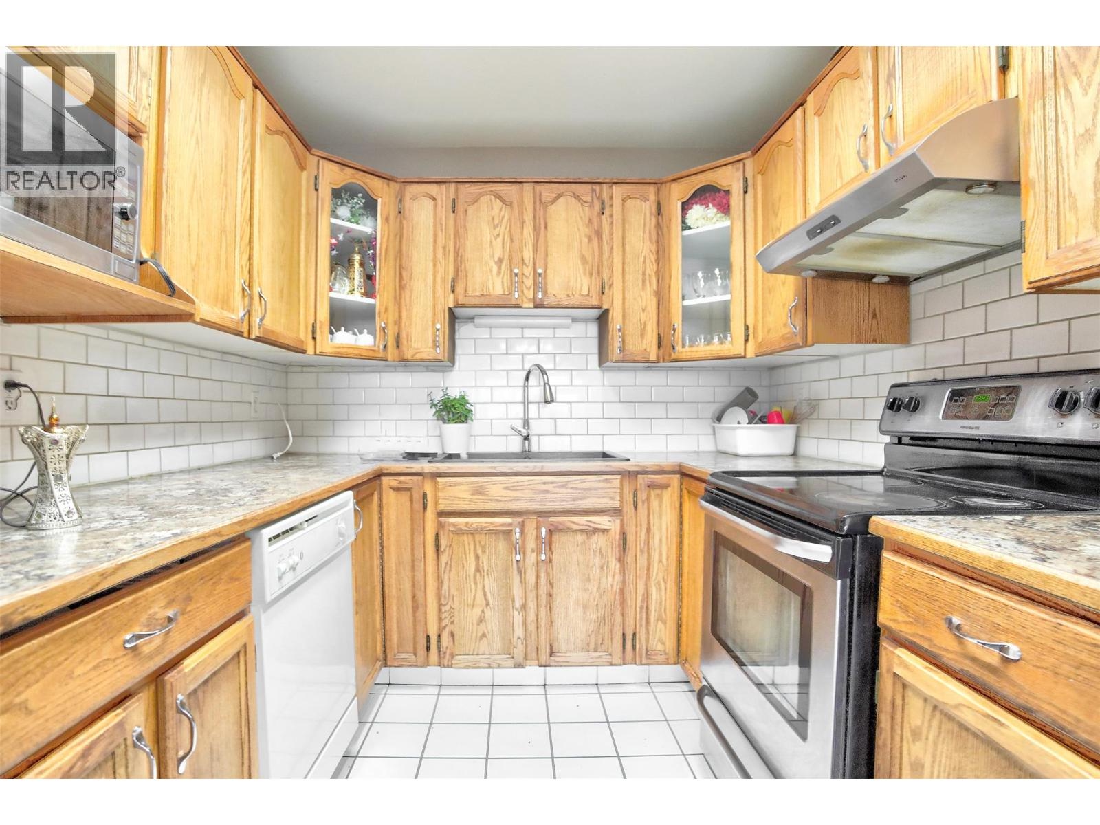 95 ECKHARDT Avenue Unit# 203, Penticton