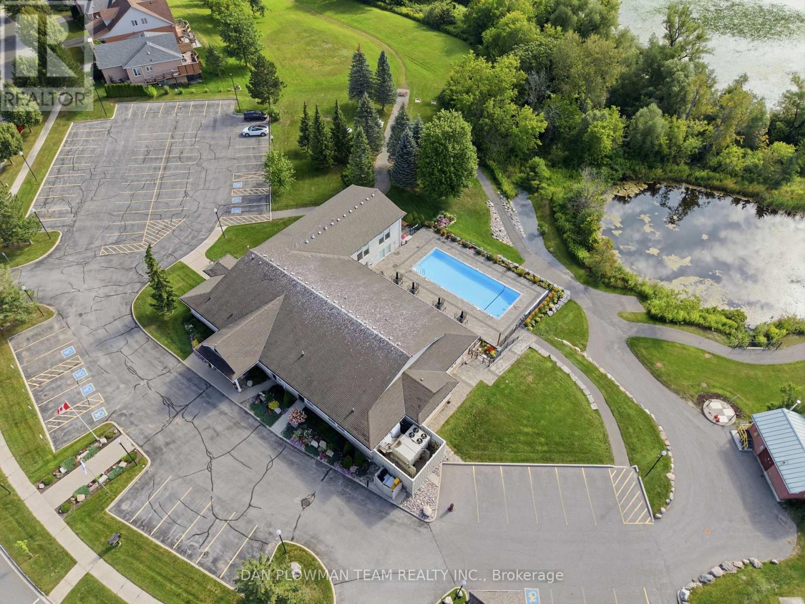2 HOLTBY COURT - Image 32