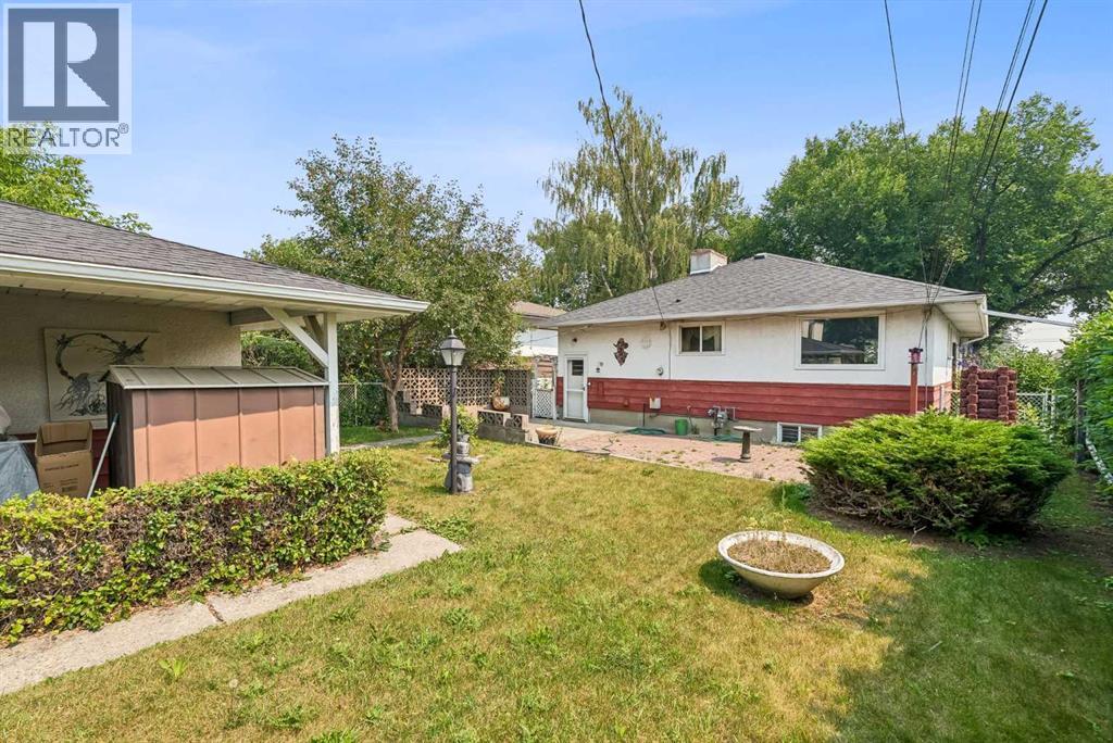 2307 7 Street NE - 8