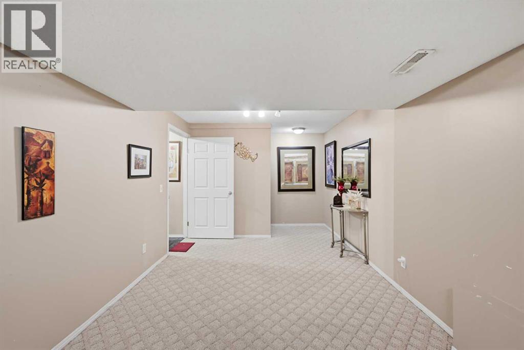 86 Saddlecrest Close NE - 31