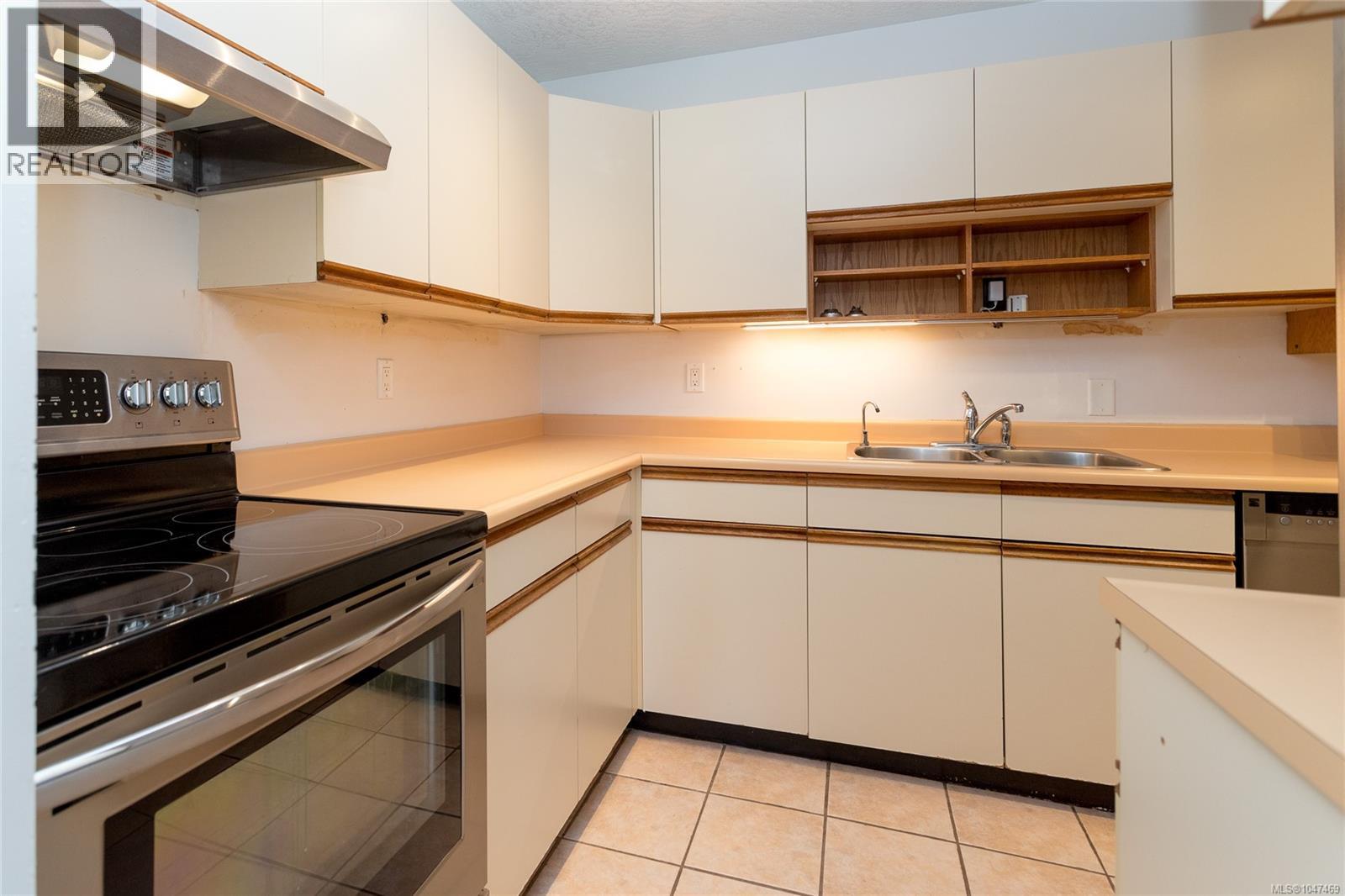 201 1234 Fort Street, Victoria