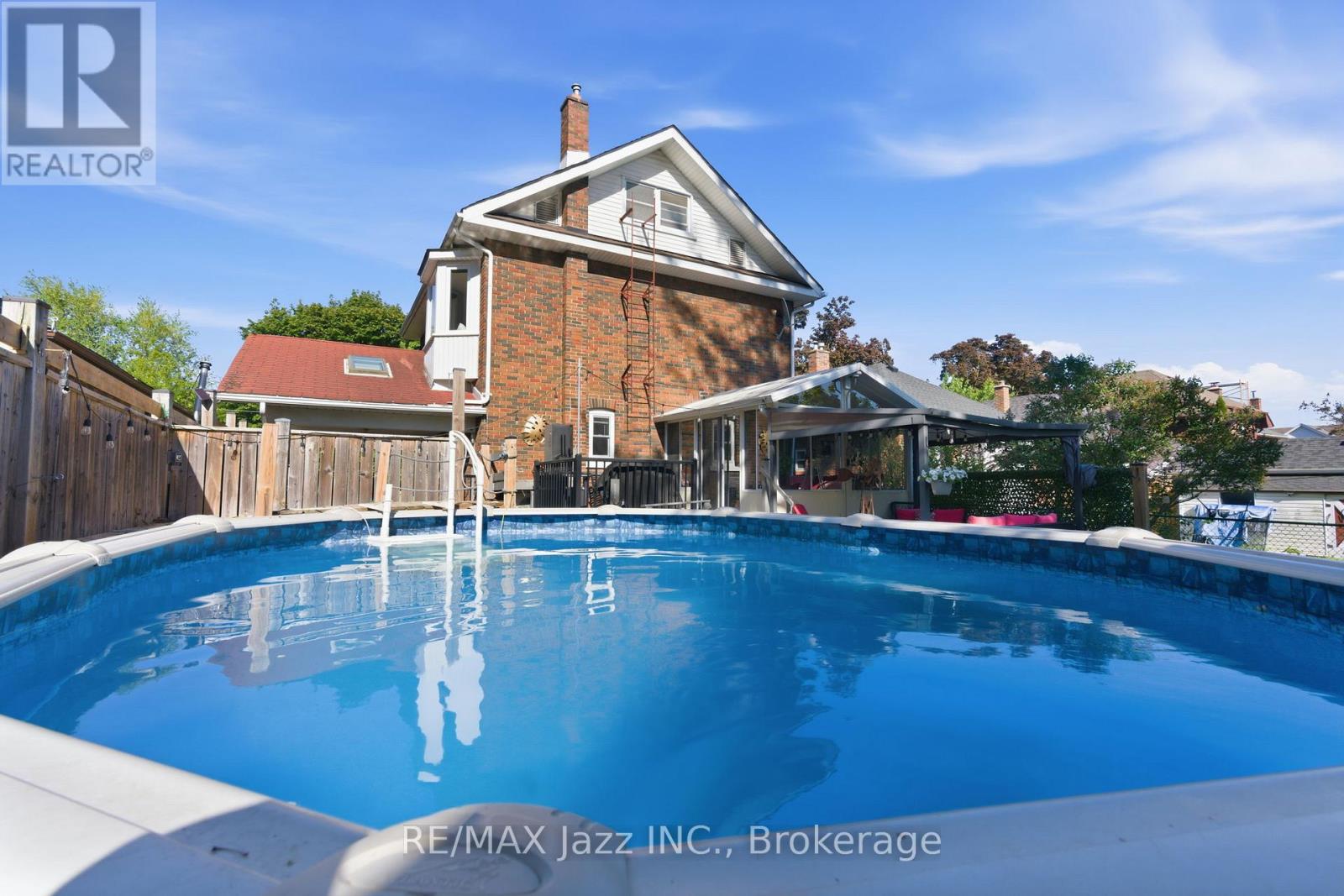 72 CADILLAC AVENUE S - Image 45