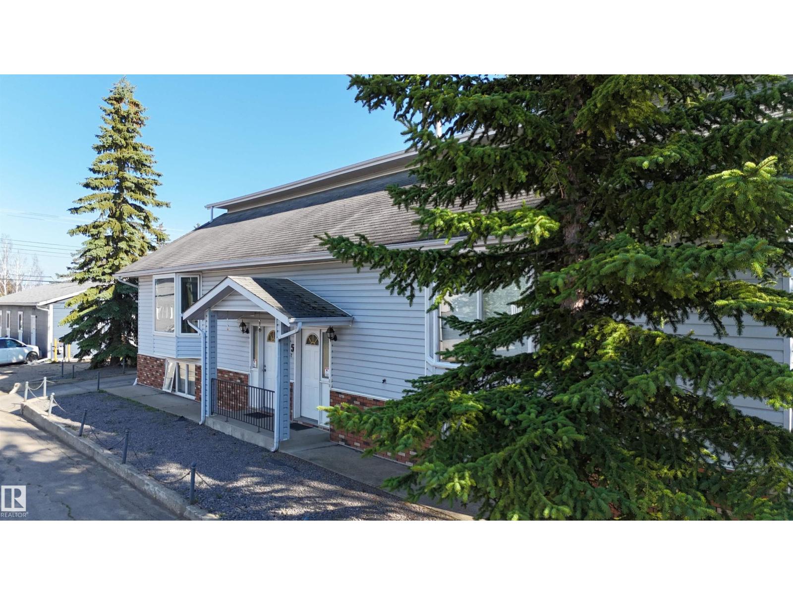 4805 47 ST - 2