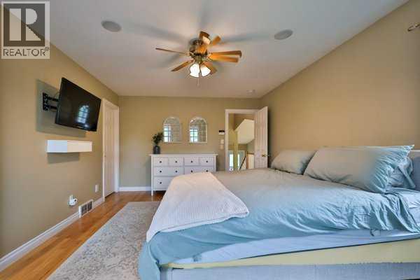 135 Riverbrook Close W - 25