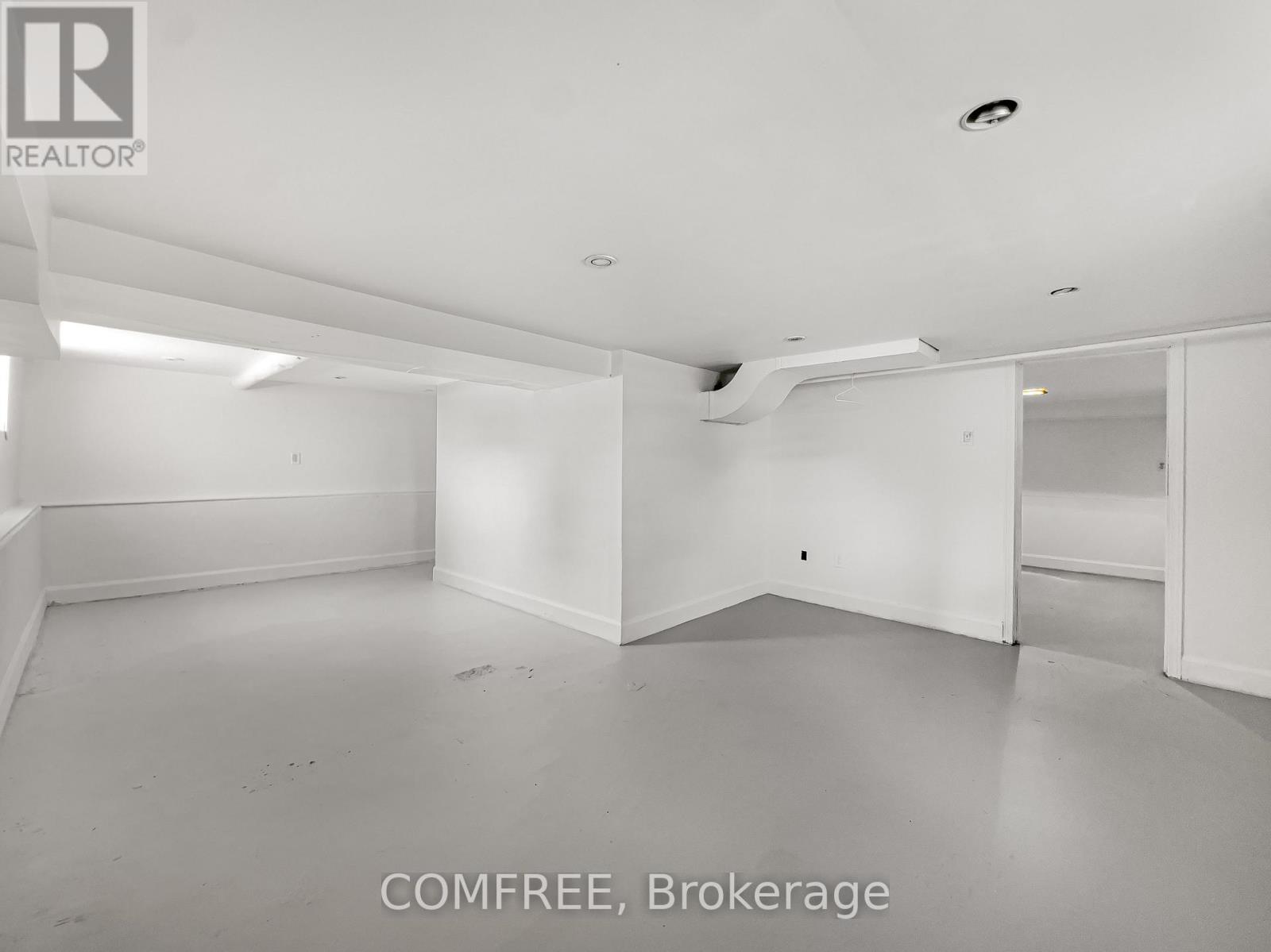 84 CARLETON STREET - 14
