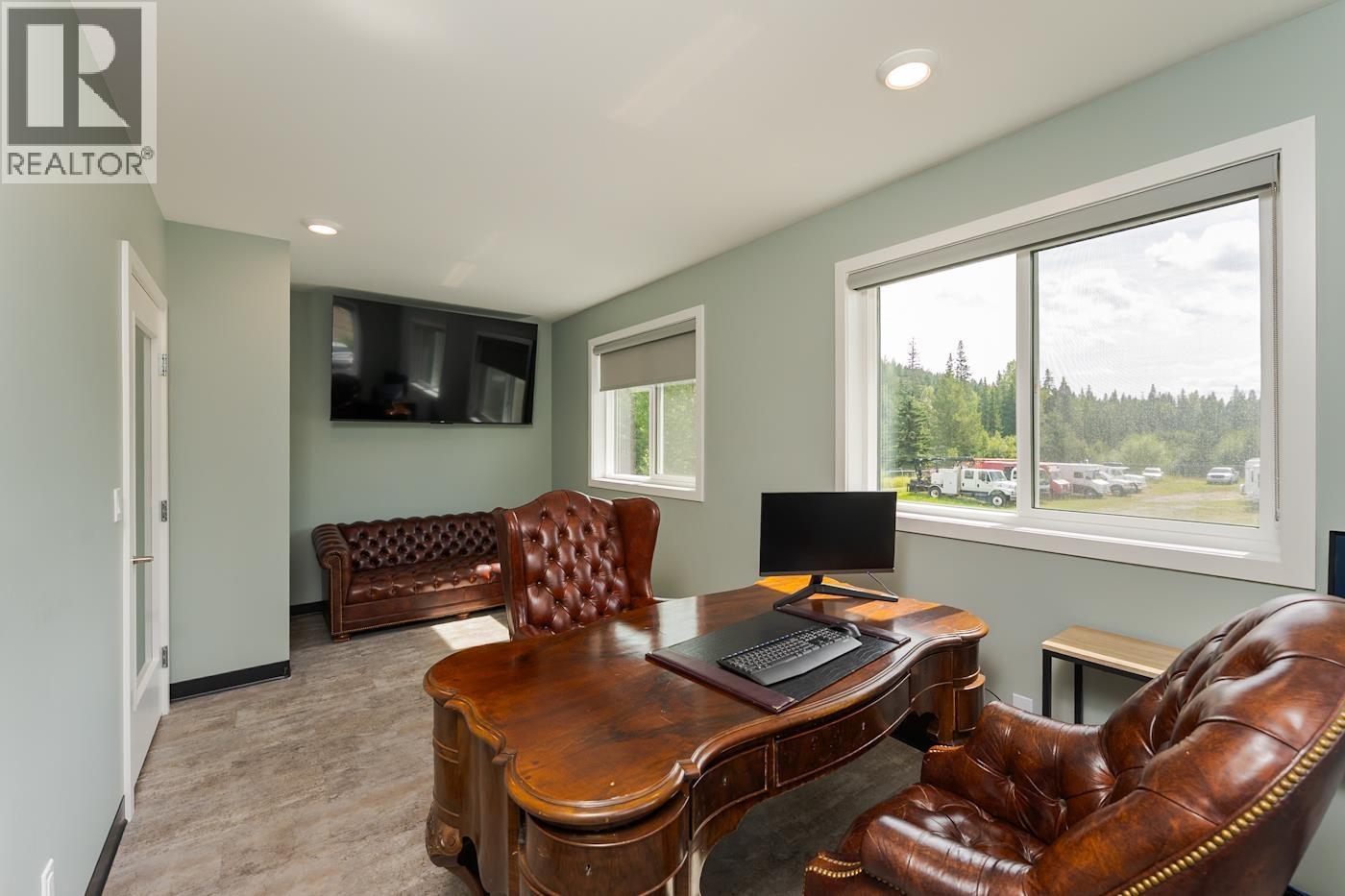 Photo 22 of 37 — 2050 HART HIGHWAY · Prince George, BC