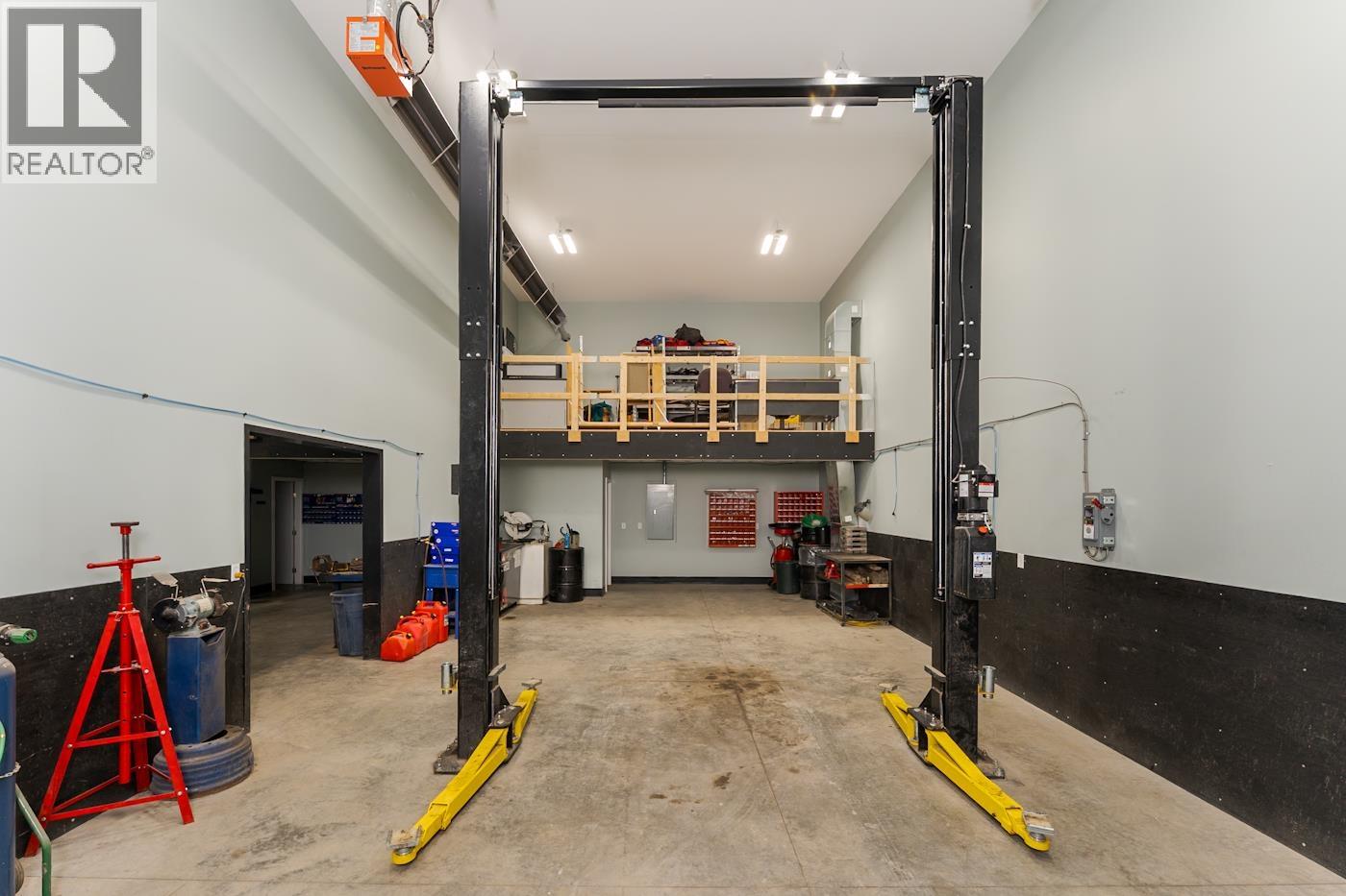 Dining room of 2050 HART HIGHWAY · Prince George, BC