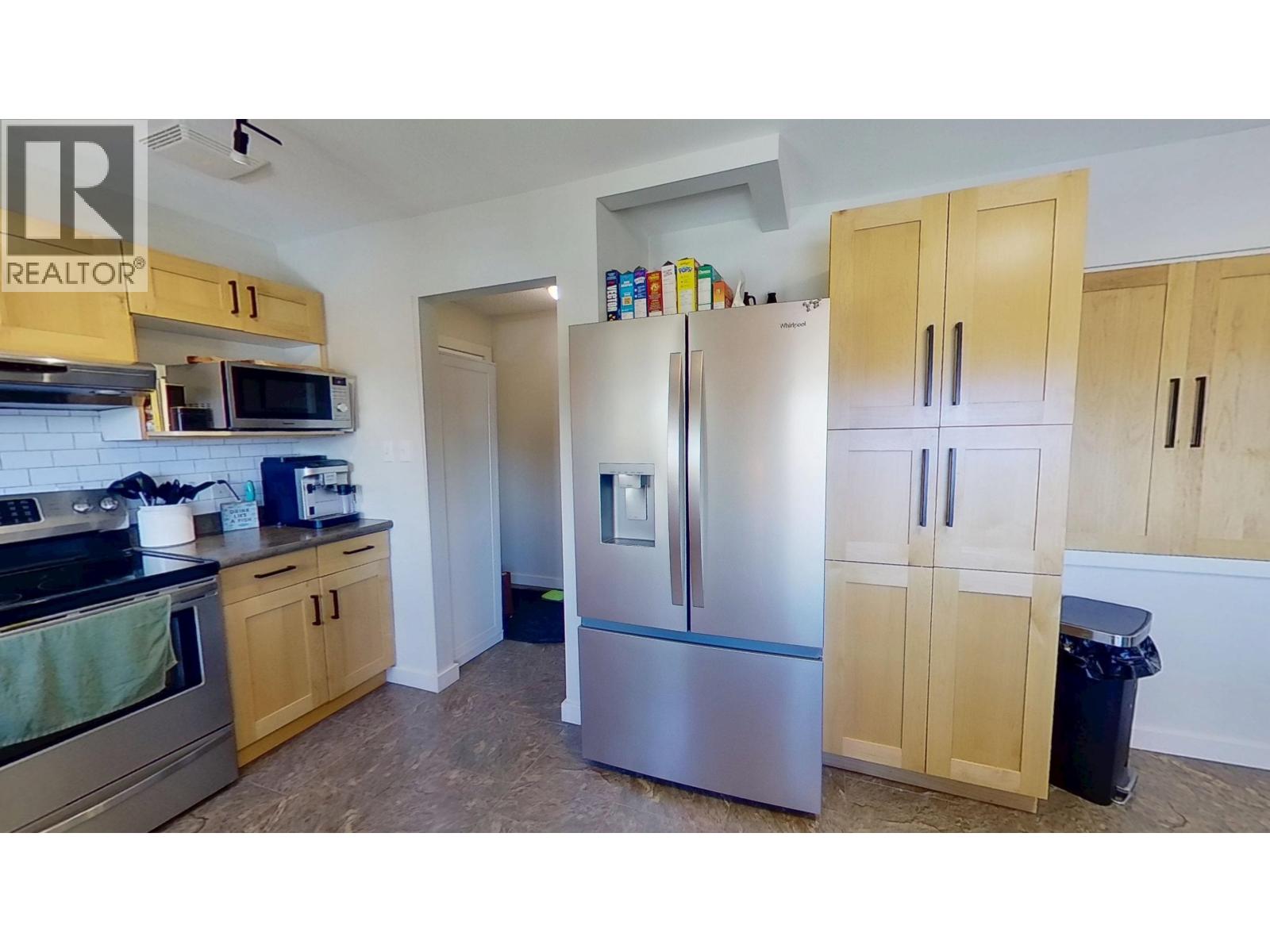 9203 88 STREET - 14