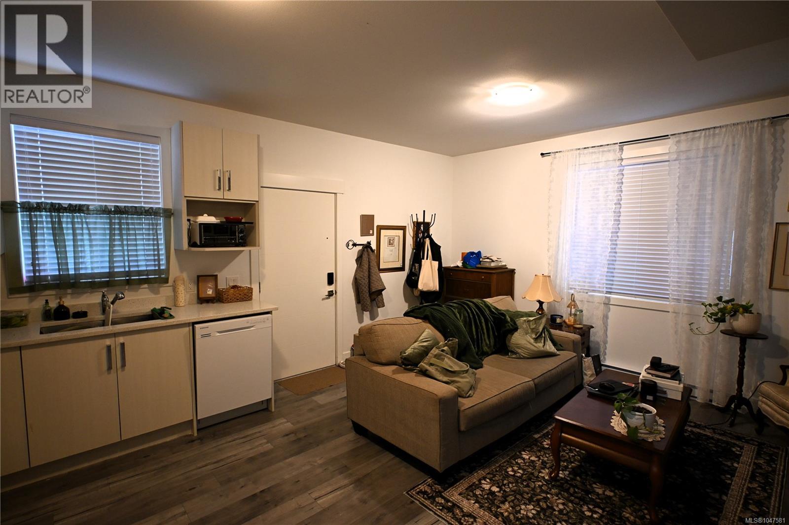 1656 Roberta Rd S - 17