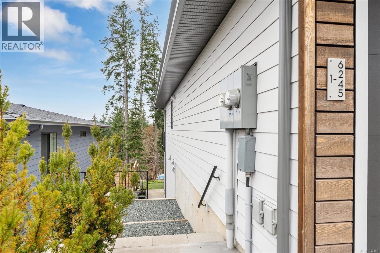 6245 Highwood Dr - Image 44
