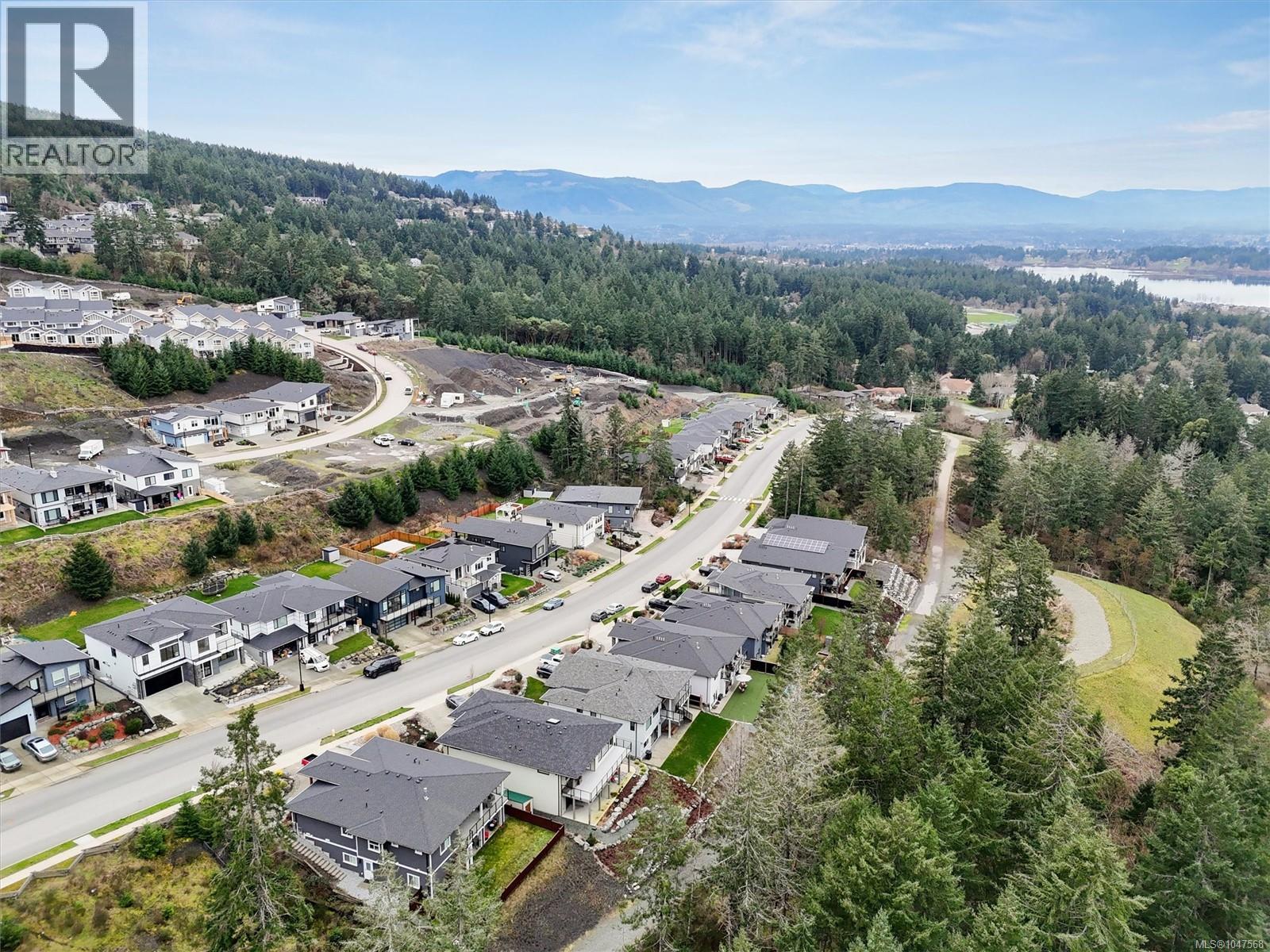 6245 Highwood Dr - 64