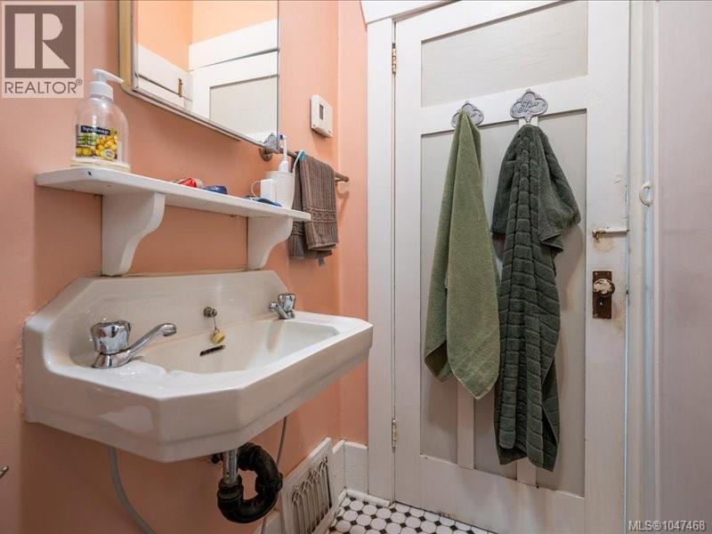 85 Robarts St - Image 26