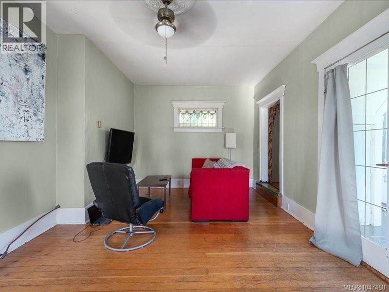 85 Robarts St - Image 8