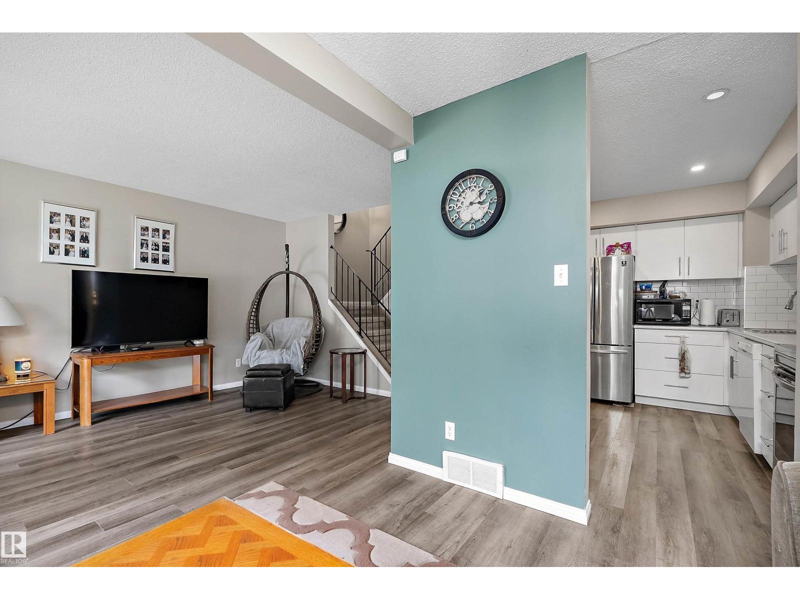 3912 134 AV NW - 10