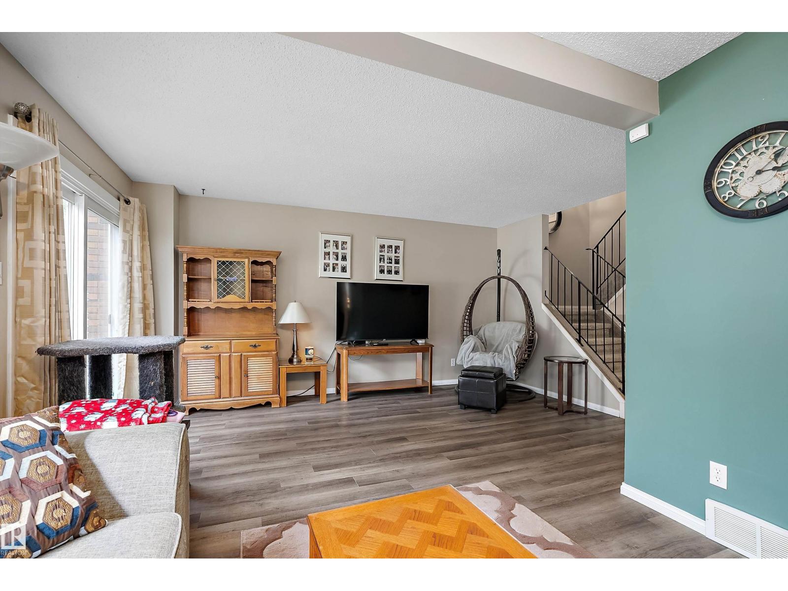 3912 134 AV NW - 8