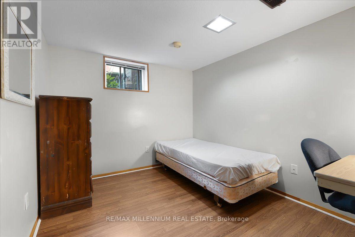 37 RADFORD STREET - 32