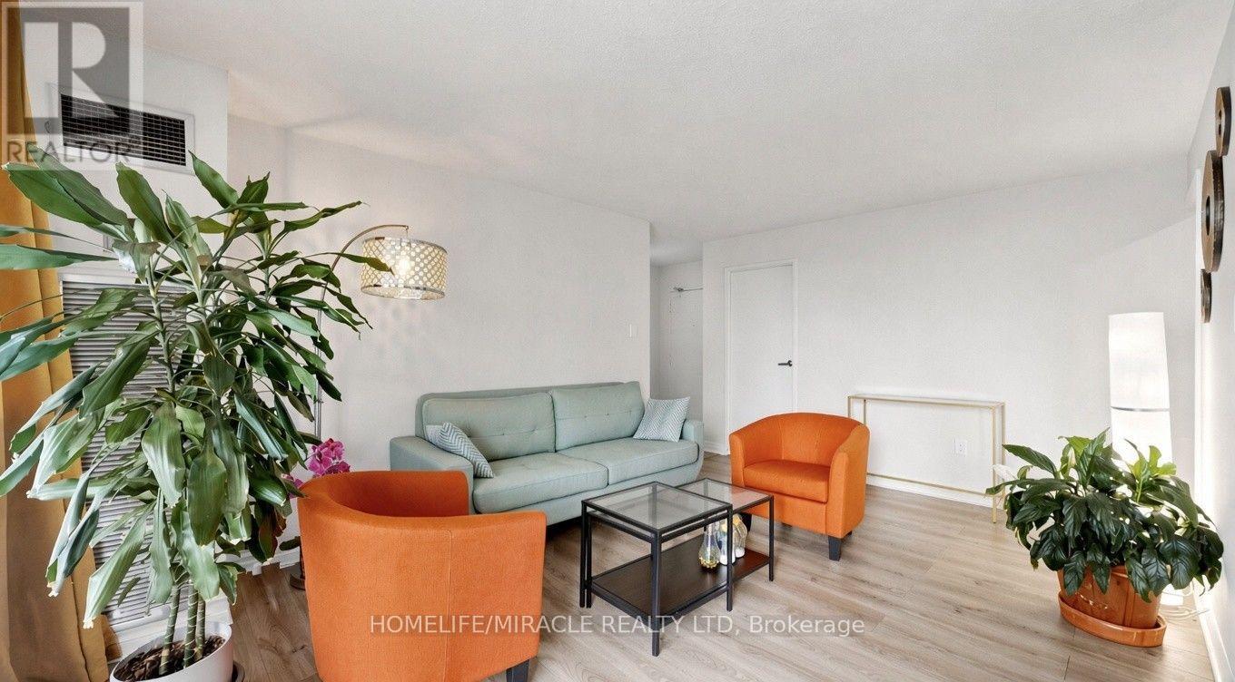 #313 3590 KANEFF CRESCENT - Image 7