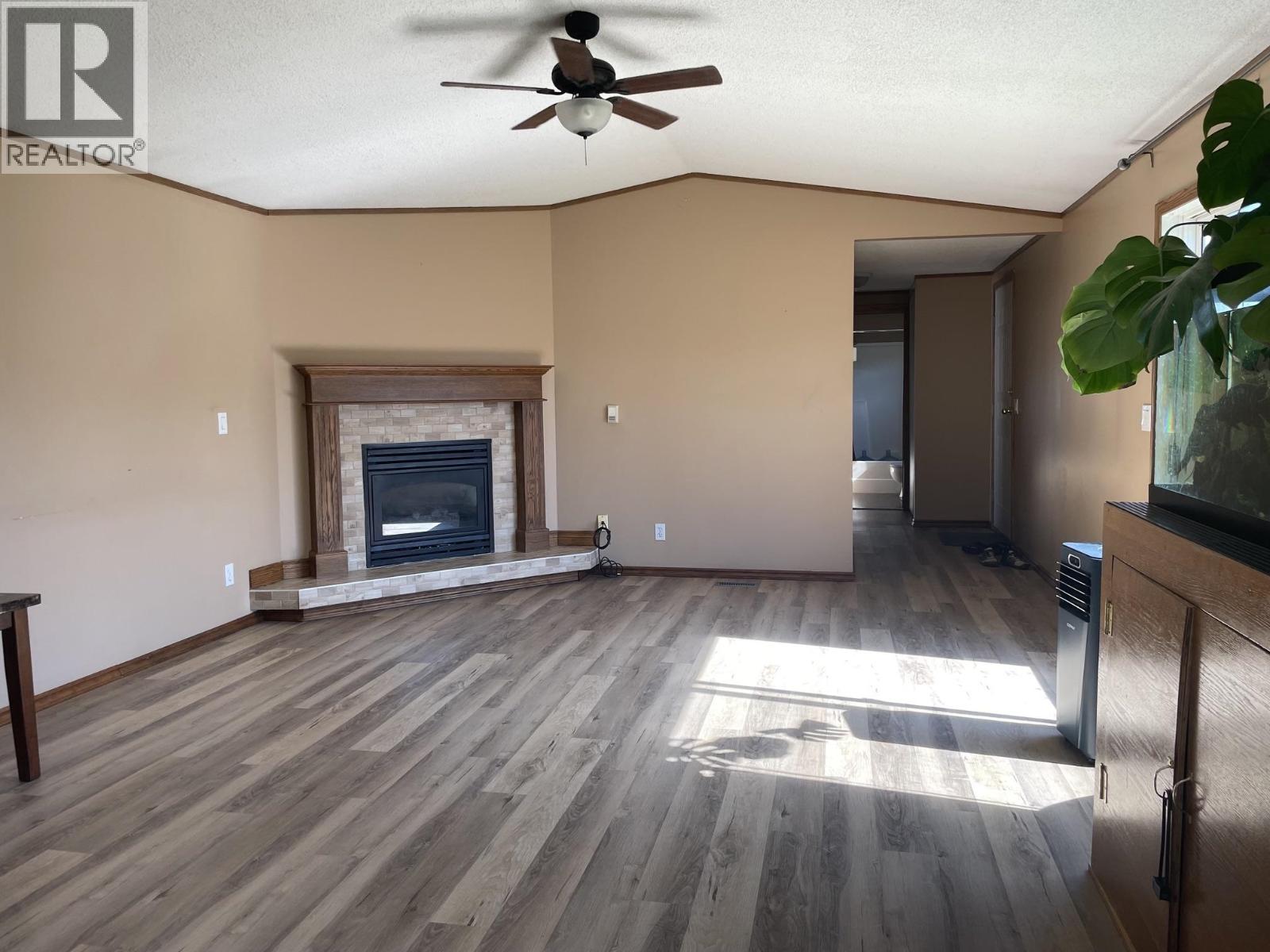5509 42 STREET - 7