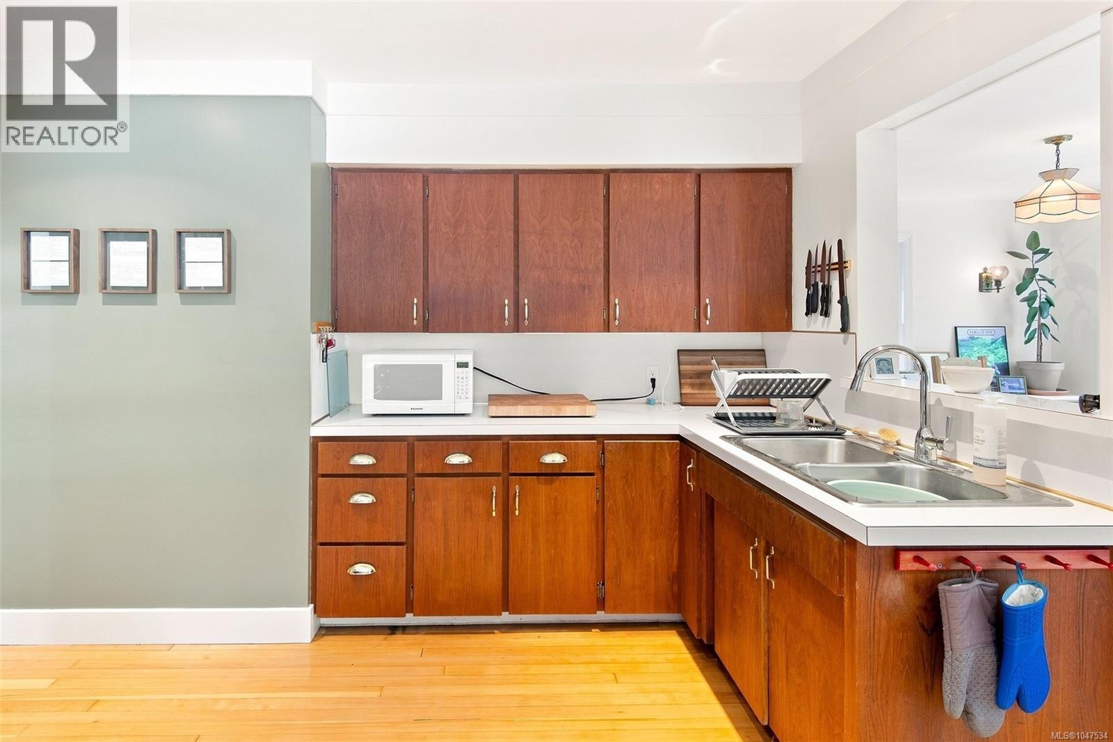 6009 River Rd - 8