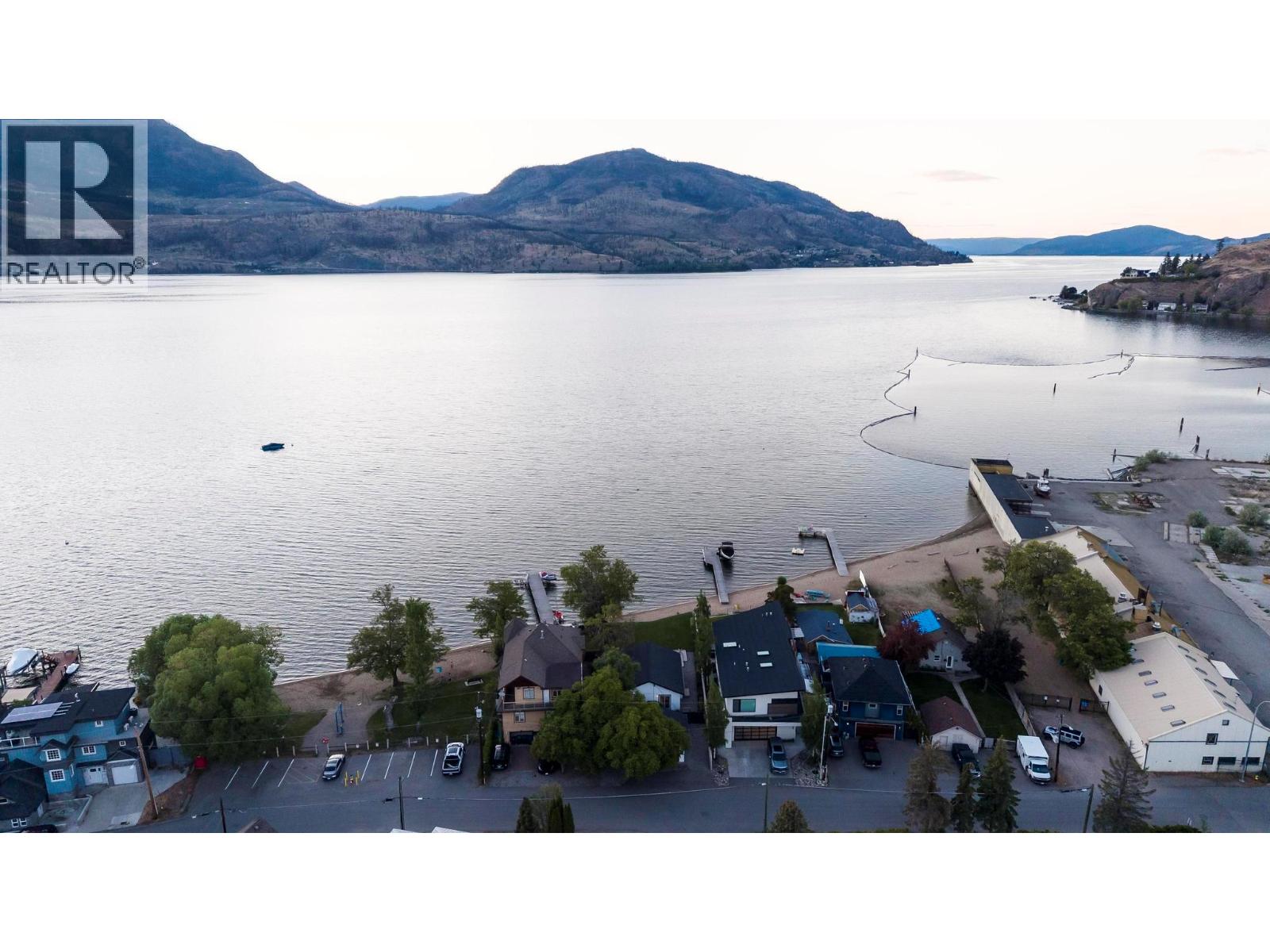 832 Manhattan Drive - Image 55