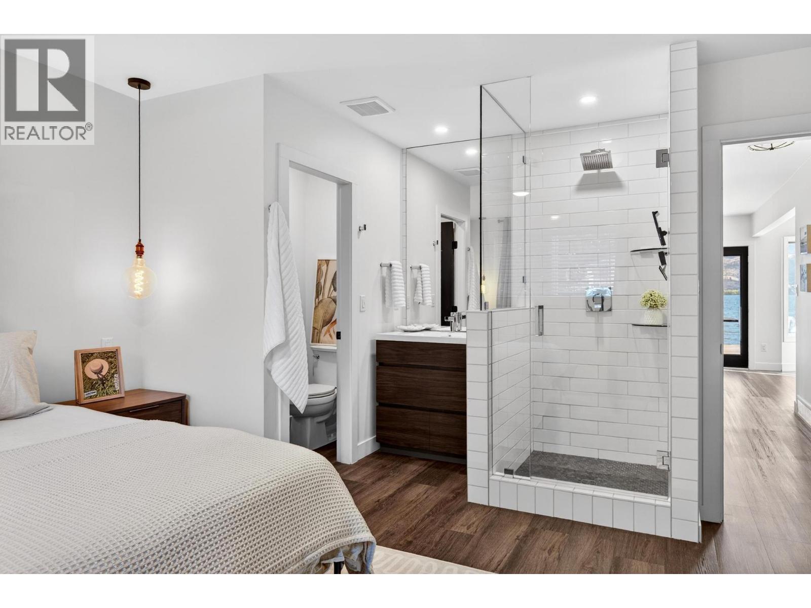 832 Manhattan Drive - Image 15
