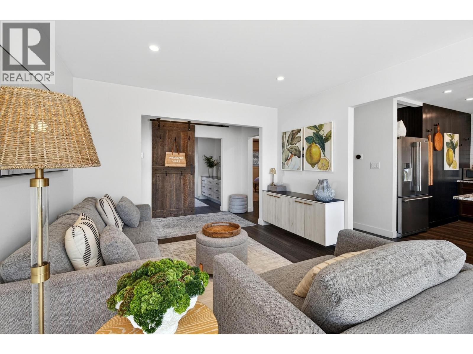 832 Manhattan Drive - Image 7