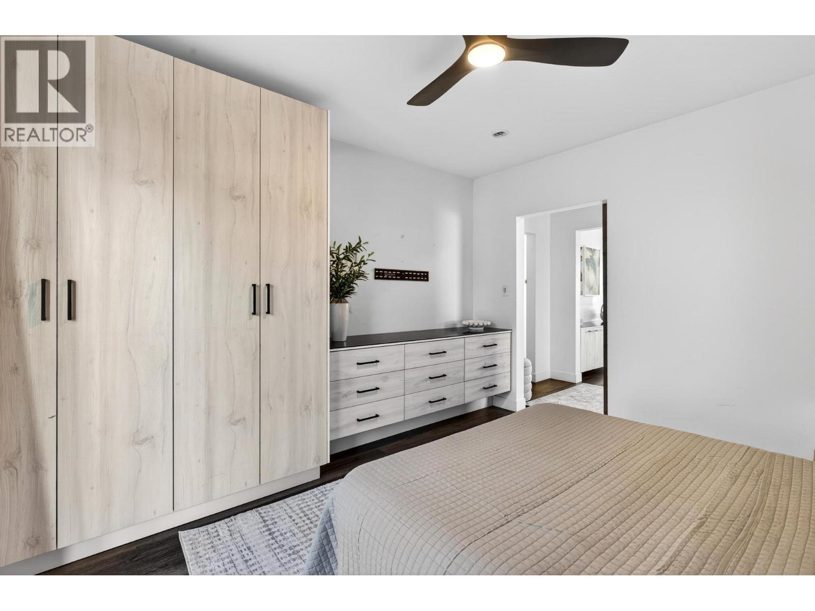 832 Manhattan Drive - Image 21