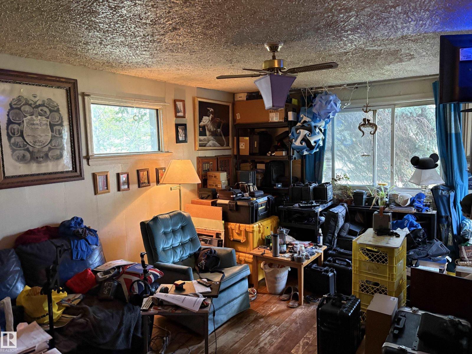12044 64 ST NW - 4