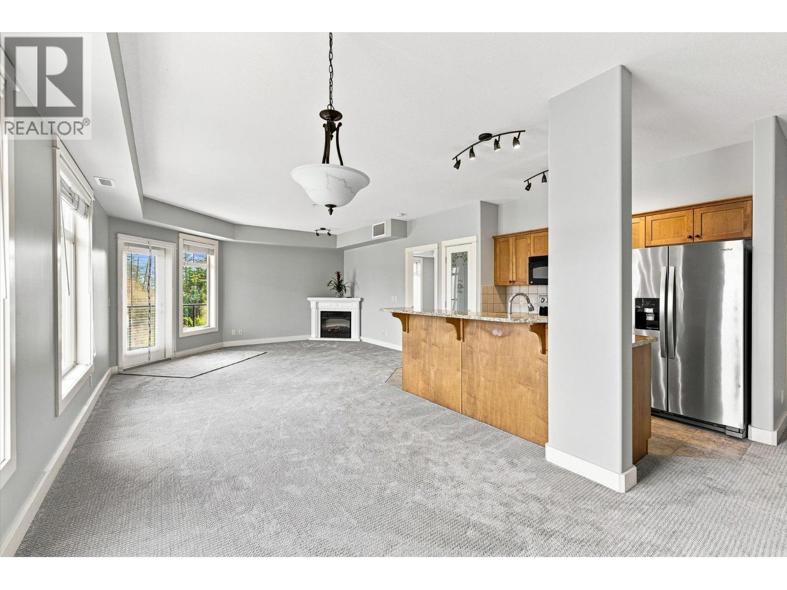 2551 Shoreline Drive Unit# 318, Lake Country