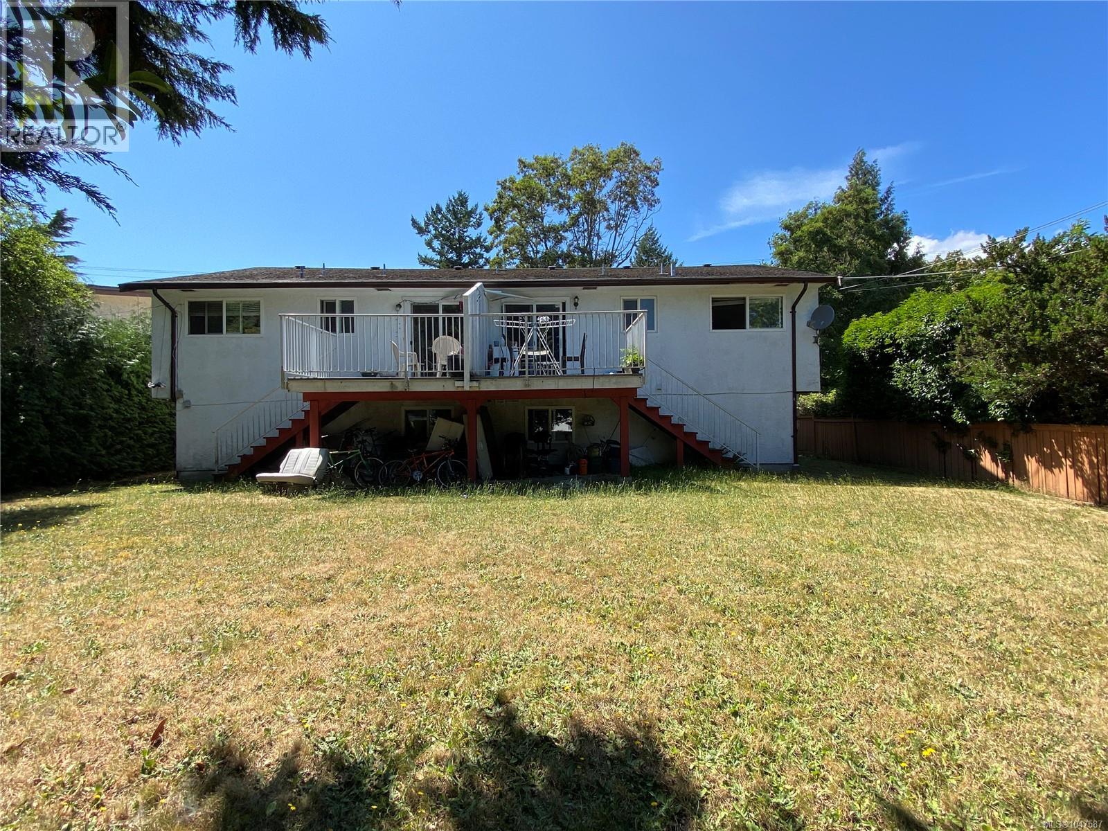  3995 Shelbourne Street, Saanich